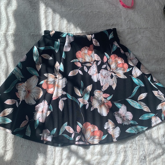 {Decree} High Waisted Skirt - Picture 2 of 7